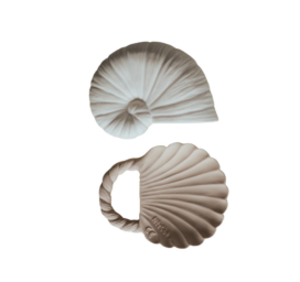 NATRUBA natural rubber OCEAN set: seashell-shaped sand shovel and water pourer