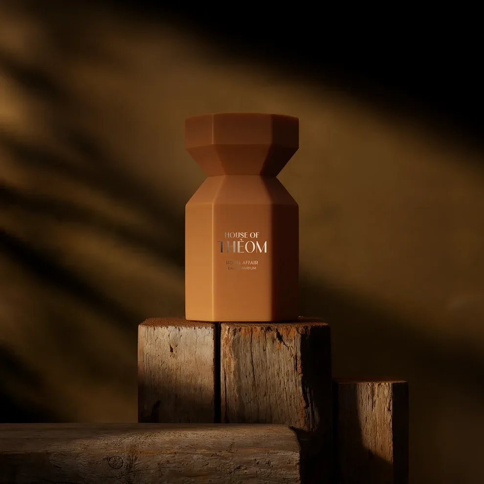 HOUSE OF THEOM Royal Affair Eau de Parfum with notes of bergamot, caramel and cedarwood, 75 ml - Image 2