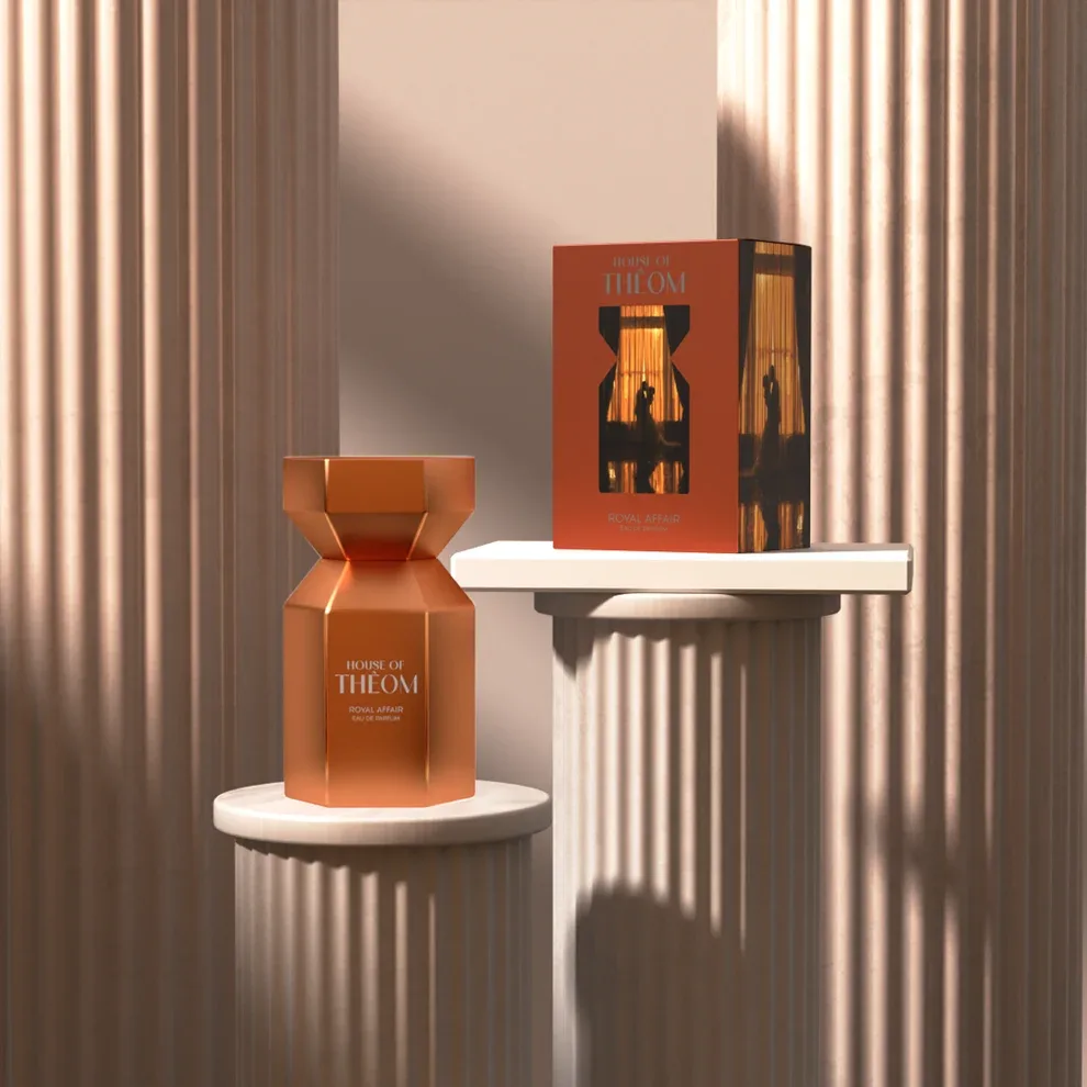 HOUSE OF THEOM Royal Affair Eau de Parfum with notes of bergamot, caramel and cedarwood, 75 ml - Image 3